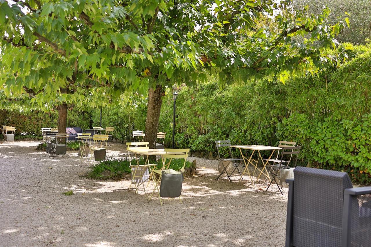 Logis Hotel Castel Mouisson Barbentane Exteriör bild